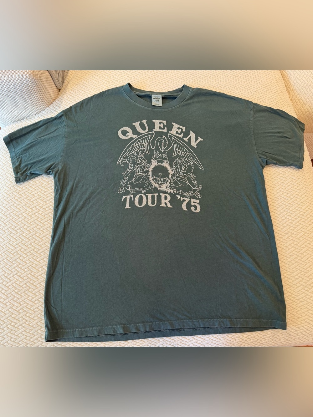 American Eagle AE Queen Band Tee